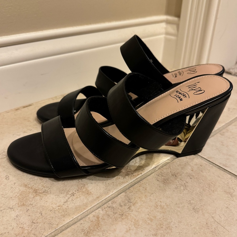 Impo black wedges